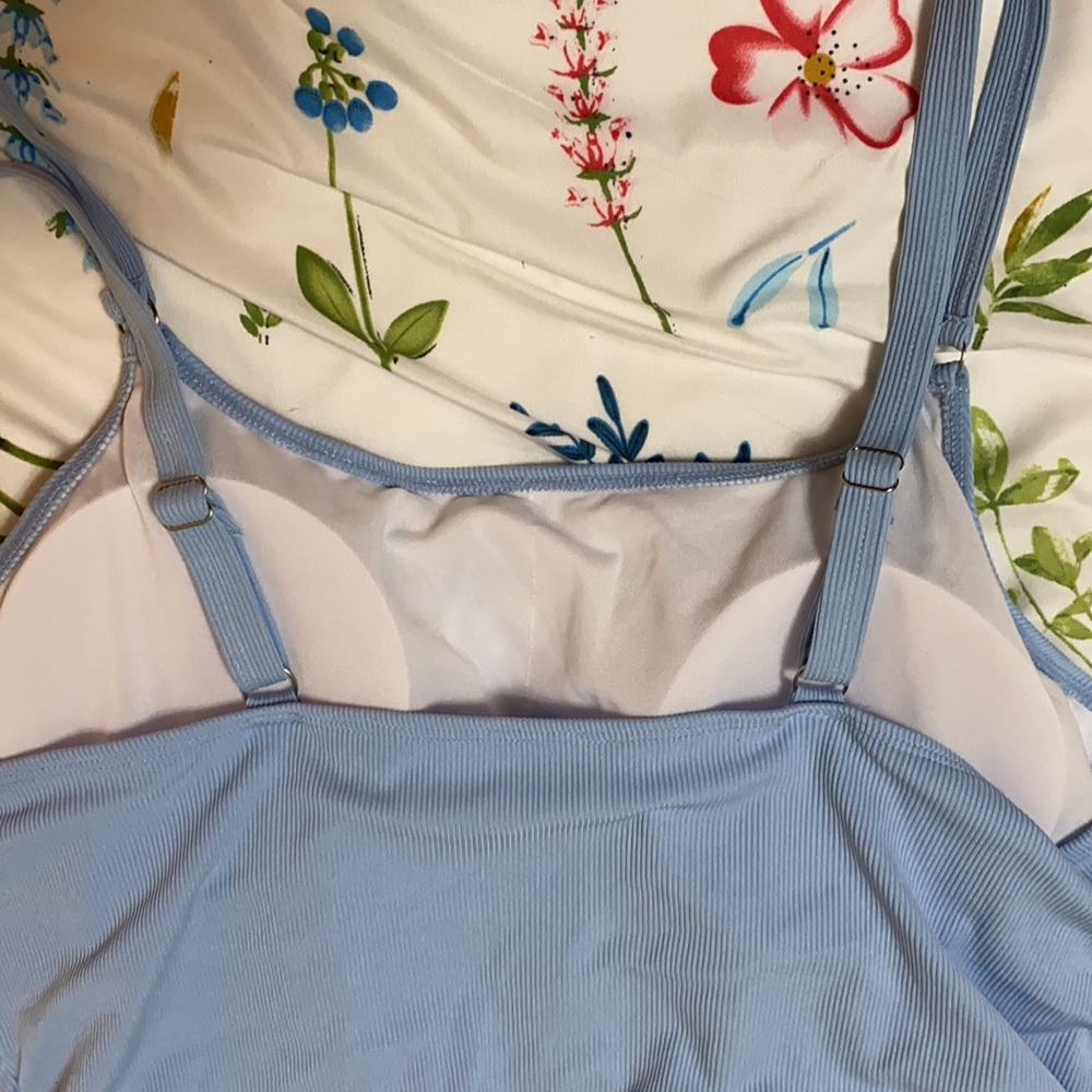 One piece - Picture 2 of 3